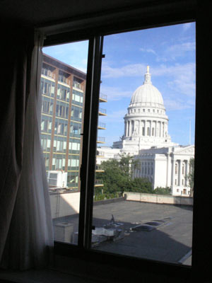 ../images/16_hotelview.jpg
