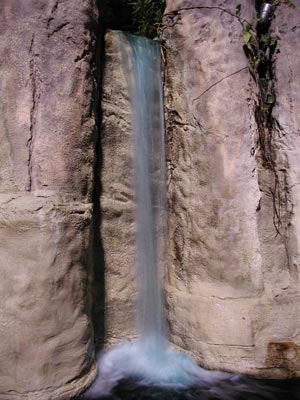 ../images/07_florida_waterfall.jpg