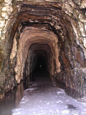 ../images/24_tunnel_inside.jpg