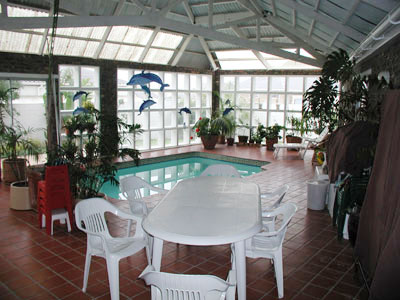 ../images/03_pool_room.jpg