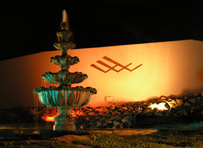 ../images/16_nightfountain.jpg