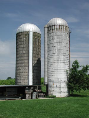 ../images/16_rockbridge_silos.jpg