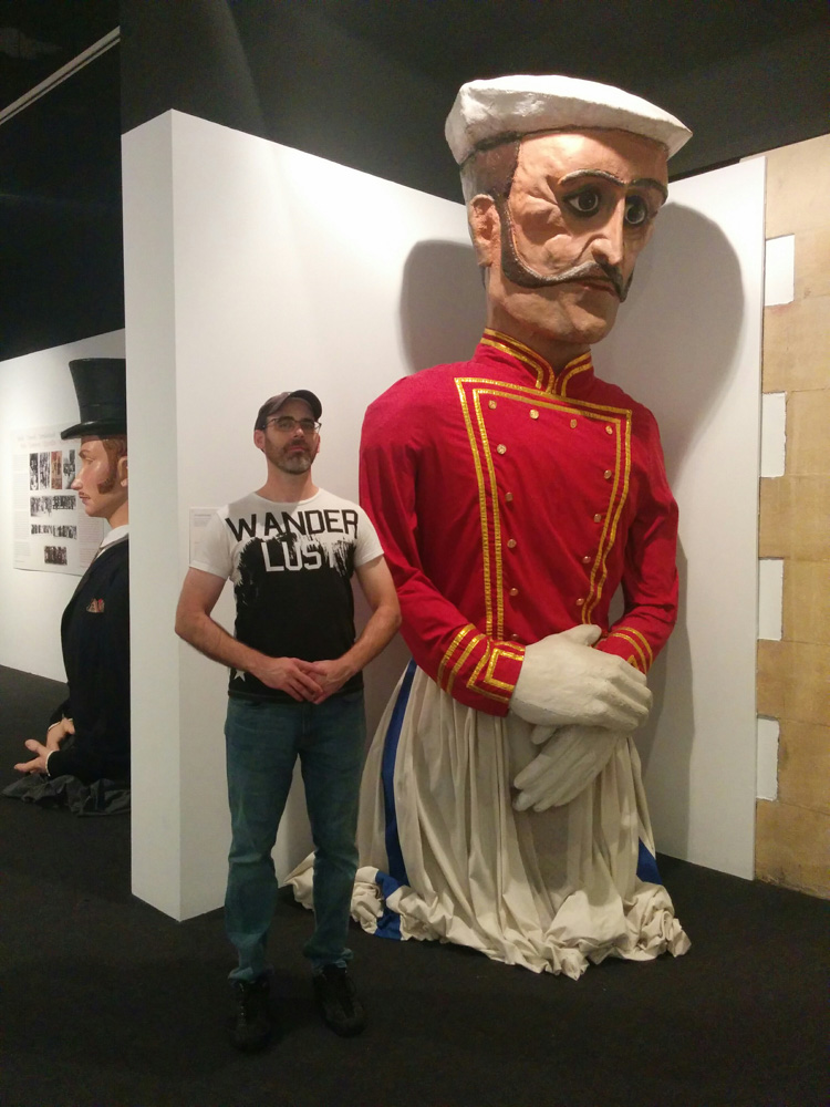 posing w/ giant puppets