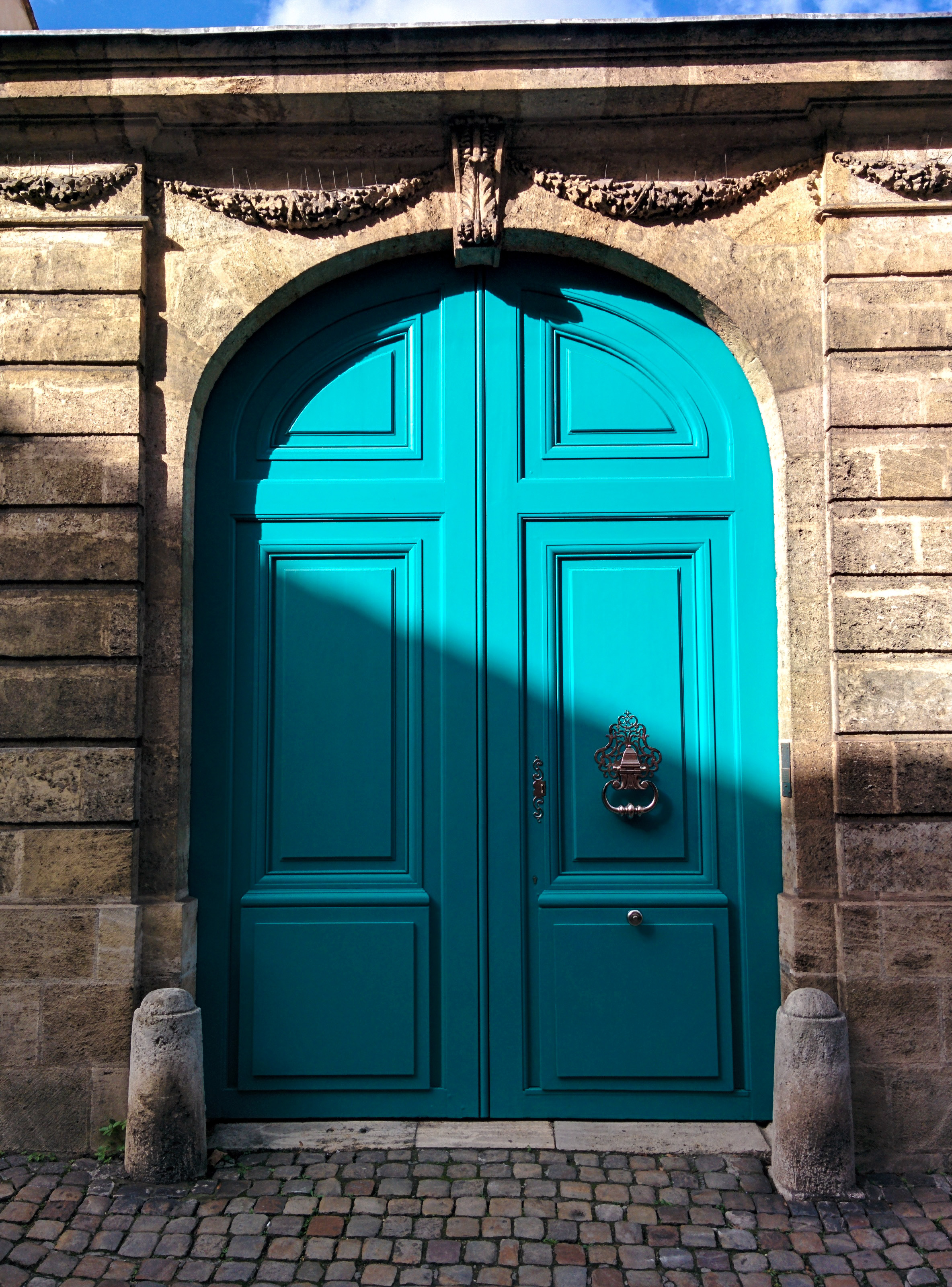 blue door