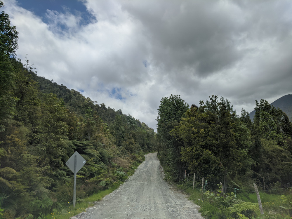 rough road to Saltos Rio Chaicas trailhead