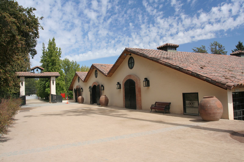 entrance and wine shop of Concha y Toro