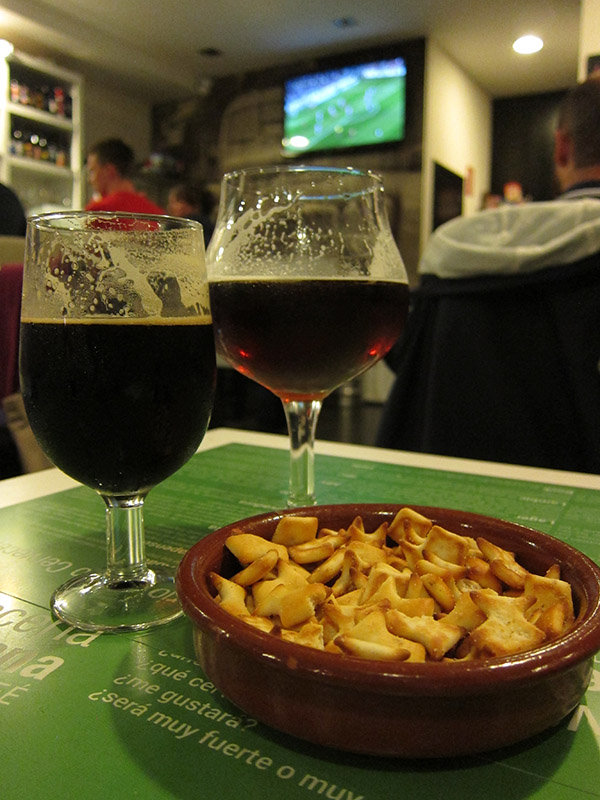 snacks, beer and futball