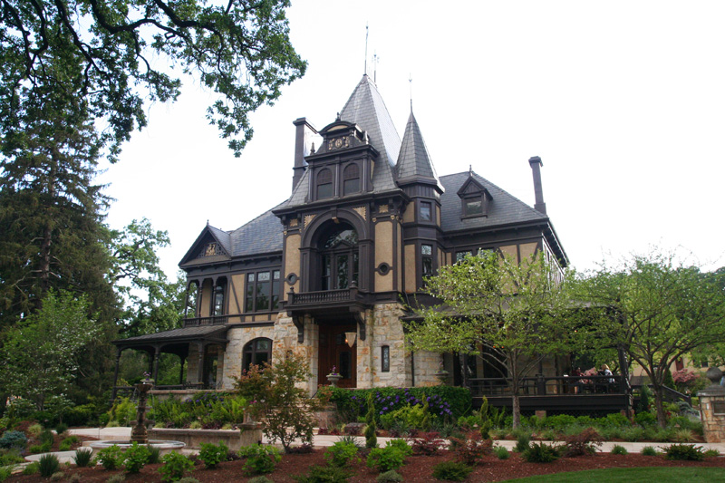 Beringer Cellar Tasting building