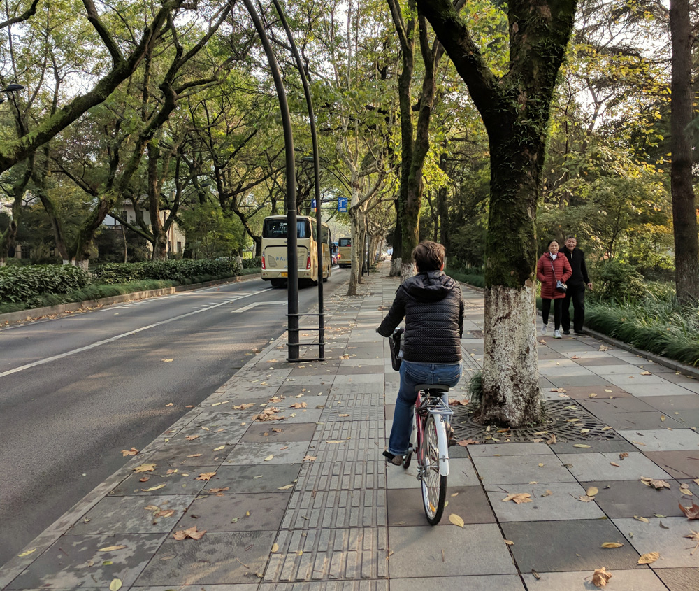 biking along Nanshan Road