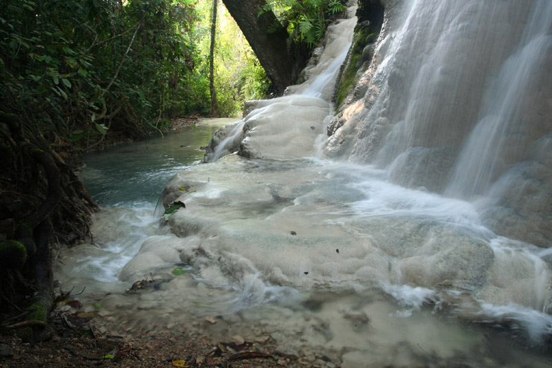 Bua Tong Waterfall