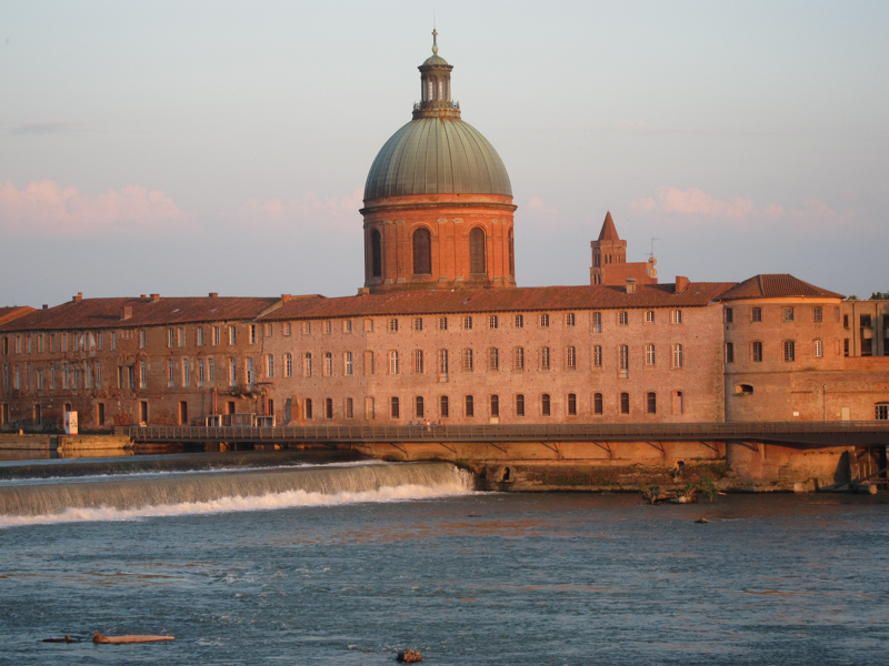 Dome de la Grave and the Garrone River