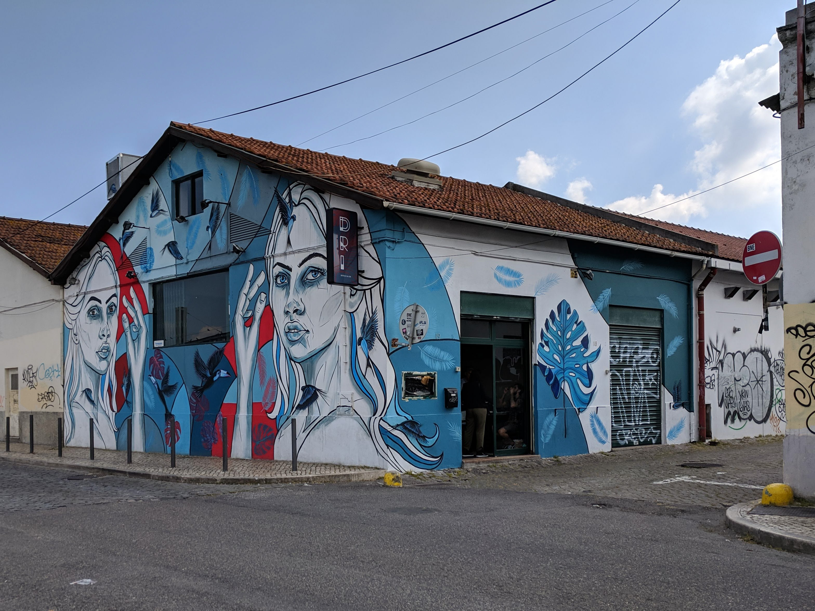 street art along R. da Cintura do Porto de Lisboa