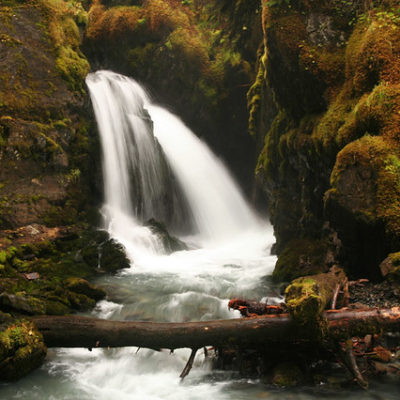 waterfalls, lakes and rivers in Alaska