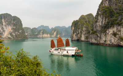 Vietnam 2016: Bai Tu Long Bay with Indochina Junk