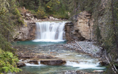 Canadian Rockies: Johnston Canyon, Lake Minnewanka + Johnson Lake